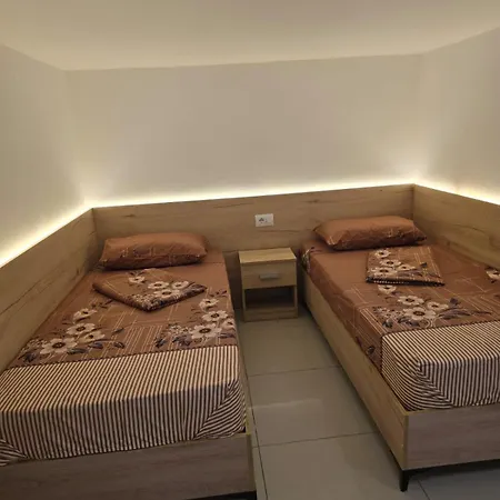 Adeo Boutique Aparthotel *